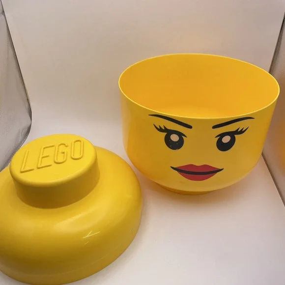 LEGO Large Storage Case Head‎ Yellow Iconic Lipstick Smile Girl Mini Figure - Picture 2 of 9